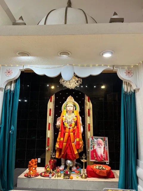 Murti of Shri Hanuman enshrined at the temple